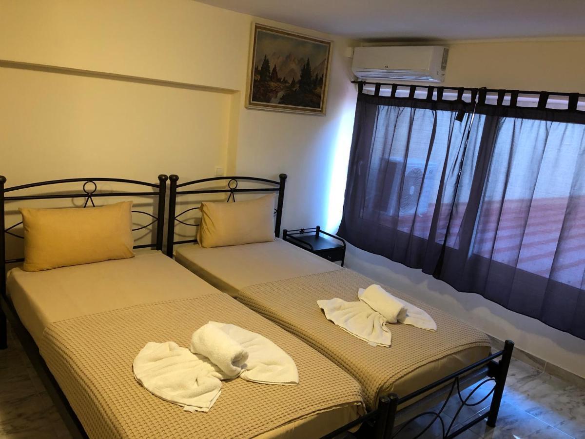 Nikolakakis Rooms Lavrio Lávrion Exterior foto