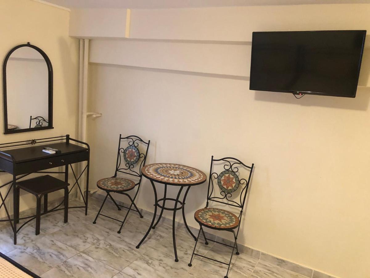 Nikolakakis Rooms Lavrio Lávrion Exterior foto