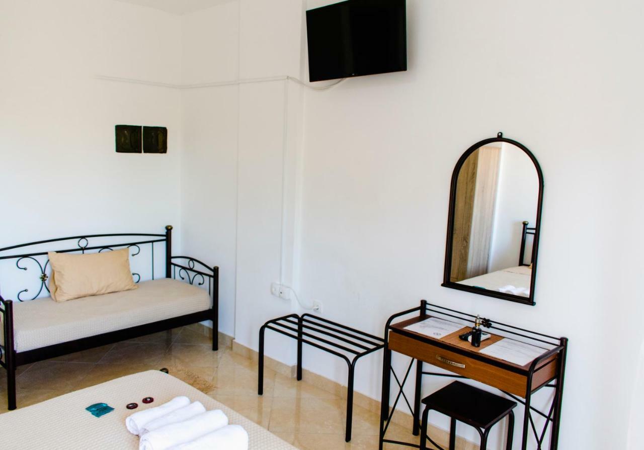 Nikolakakis Rooms Lavrio Lávrion Exterior foto